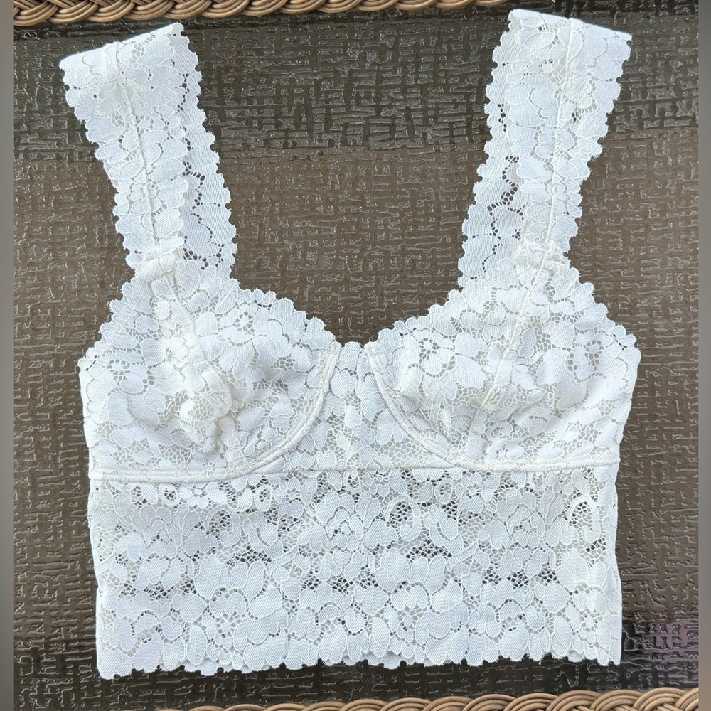 🦋 Intimately Free People White Lace Bralette